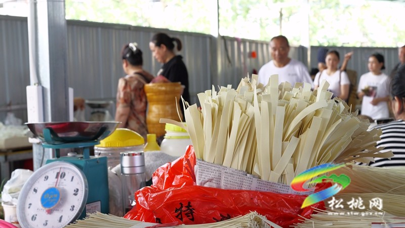 松桃：臨時(shí)便民菜市場(chǎng)讓“煙火氣”更具“文明味”