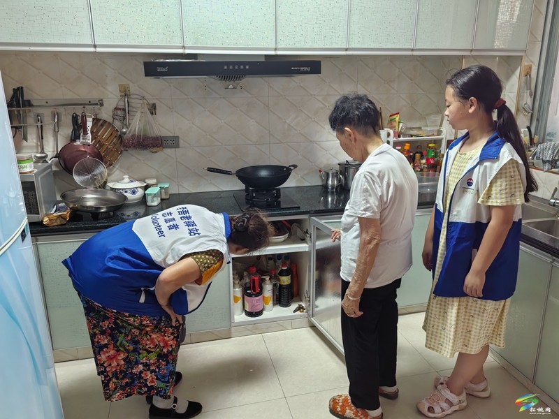 縣老吾老驛站開展“心系老人,溫暖到家”志愿探訪服務(wù)