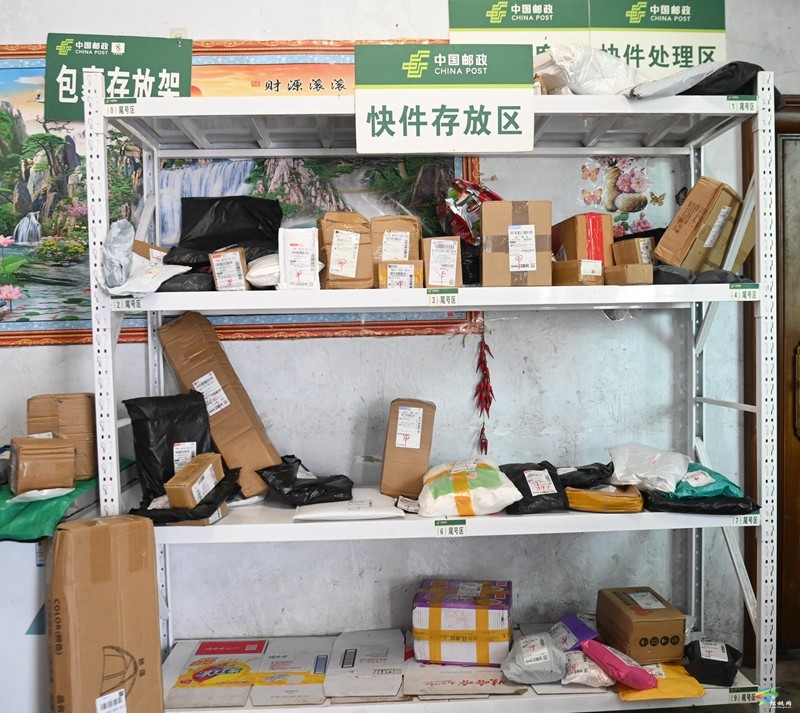 松桃：推進(jìn)“客貨郵”融合  暢通快遞進(jìn)村