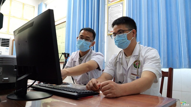 縣民族中醫(yī)院李永剛：“鏡”心“鏡”力   守護患者消化道健康