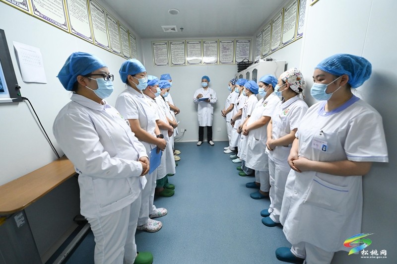 松桃民族中醫(yī)院重癥醫(yī)學(xué)科：?24小時在崗 守護患者生命安全