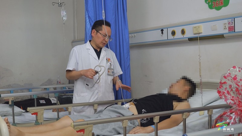 高鐵上的生死救援后續(xù)！松桃苗族自治縣人民醫(yī)院無縫銜接為生命接力，患者術(shù)后恢復(fù)良好！