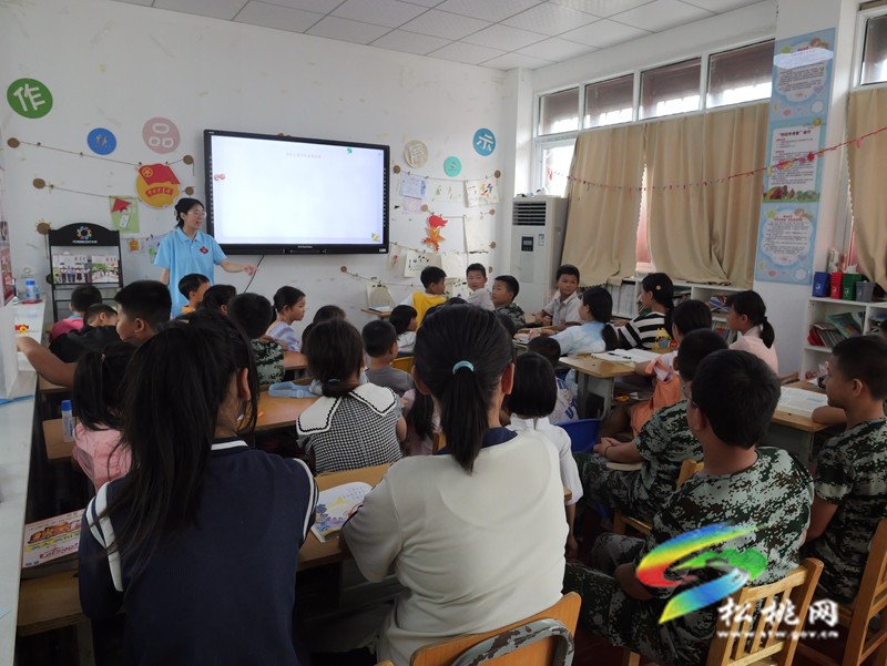 團山社區(qū)舉辦2024年新時代“雙陽”工程——“大手牽小手·共度愉快假期”暑期學校
