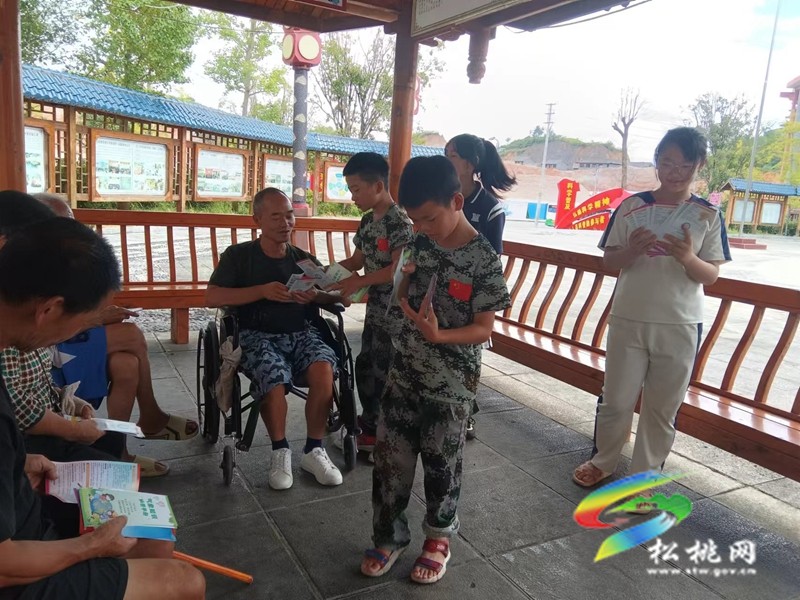 團山社區(qū)舉辦2024年新時代“雙陽”工程——“大手牽小手·共度愉快假期”暑期學校