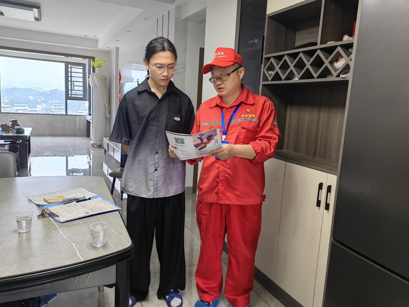 松桃：燃?xì)鈶敉鈶魞?nèi)檢查 確保居民用氣安全