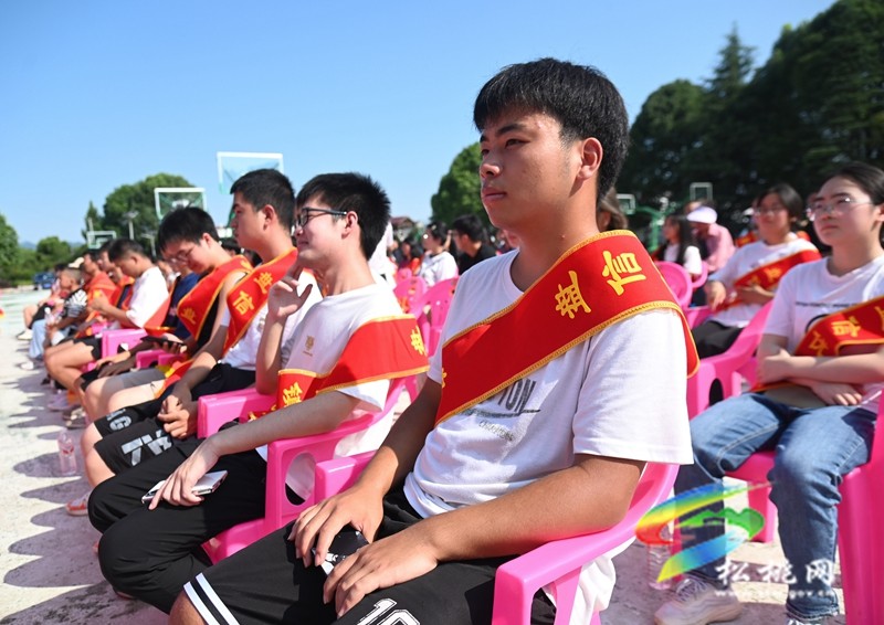 松桃盤信鎮(zhèn)：開展2024年金秋助學(xué)活動?155名學(xué)生獲助學(xué)金