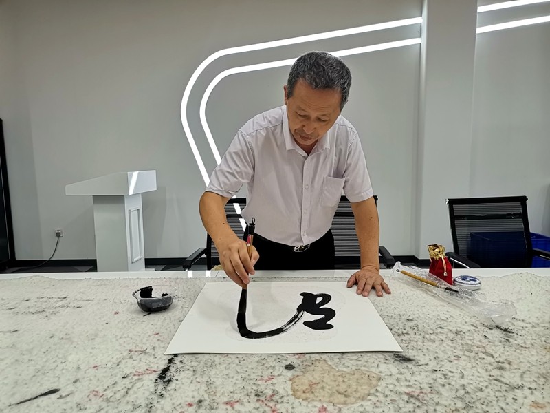松桃一書法作品被阿拉伯國家聯(lián)盟駐華大使館收藏