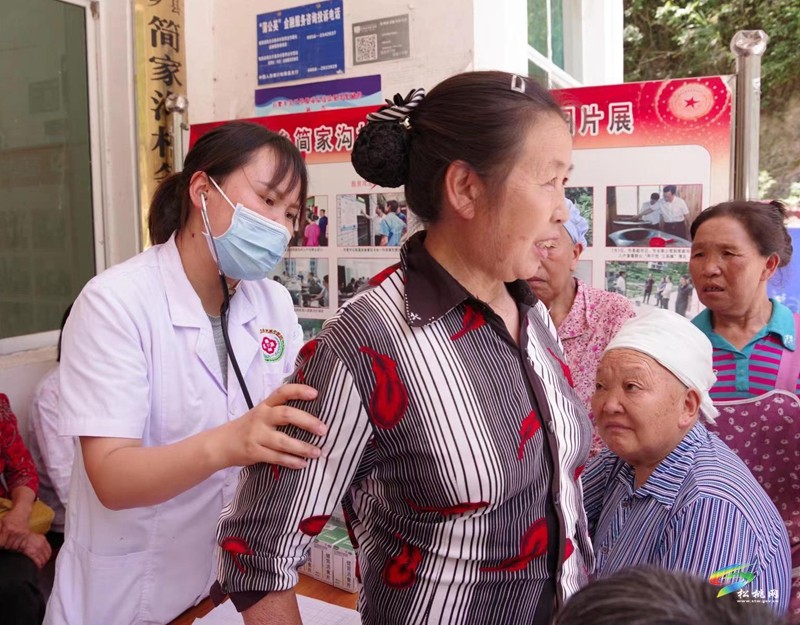 楊莉：滿腔熱忱為群眾
