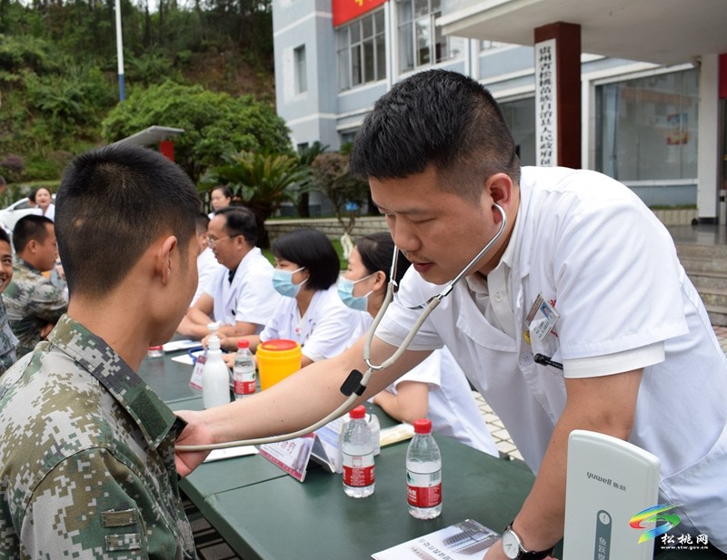 龍軍：“醫(yī)”心溫暖  傳遞希望