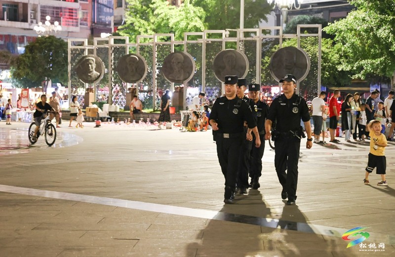 平安再加倍，安全在身邊！|松桃公安開展夏夜治安巡查宣防第四次集中統(tǒng)一行動