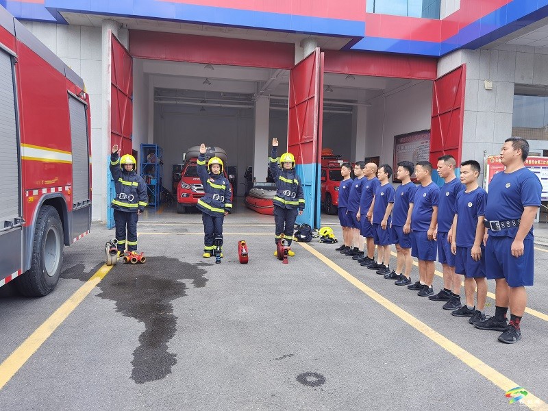 松桃消防組織鄉(xiāng)鎮(zhèn)政府專職隊(duì)“駐隊(duì)輪訓(xùn)”提質(zhì)強(qiáng)能