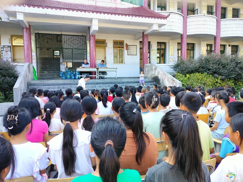 普覺(jué)鎮(zhèn)聯(lián)合開(kāi)展秋季“安全知識(shí)進(jìn)校園”系列宣傳教育活動(dòng)