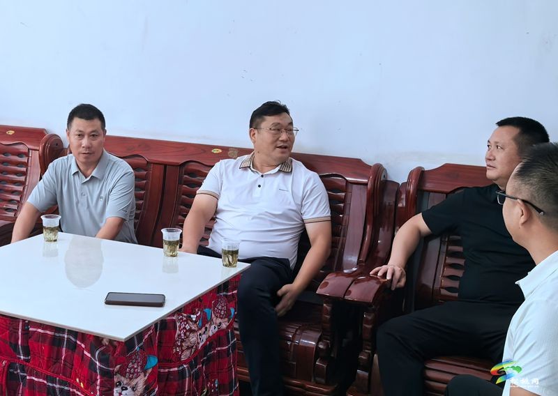 教師節(jié)來臨之際，吳廷友看望慰問一線教師！