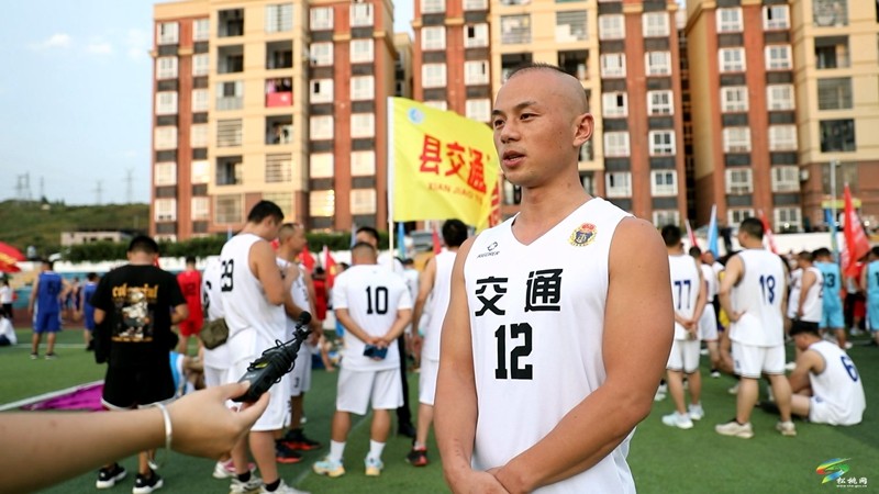 火熱開幕!松桃“籃球熱潮”持續(xù)升溫