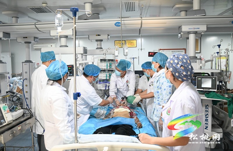 吳江華：堅(jiān)守臨床崗位 守護(hù)生命之光