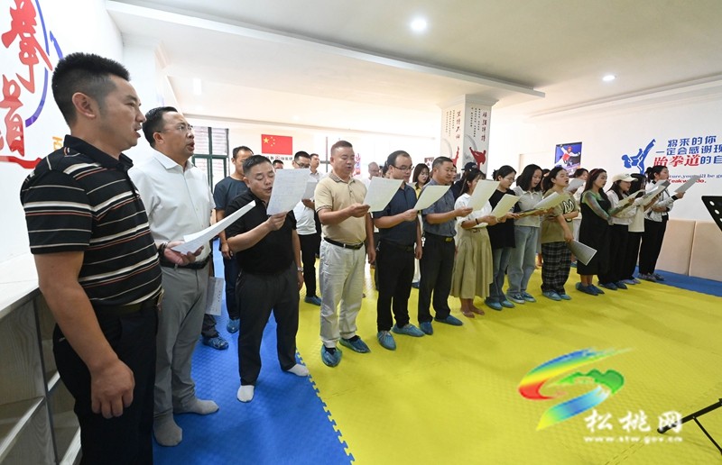 松桃：慶祝中華人民共和國(guó)成立75周年合唱大賽正在緊張排練
