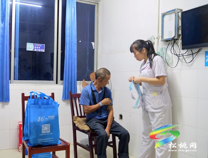 縣醫(yī)院首批46名住院患者已安全順利搬入新院區(qū)