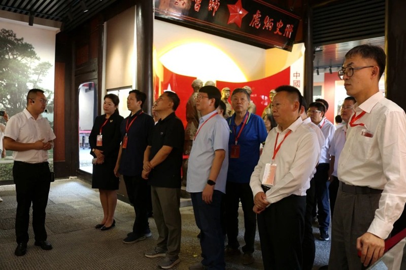 紀(jì)念紅二、紅六軍團(tuán)木黃會(huì)師90周年座談會(huì)在印江召開