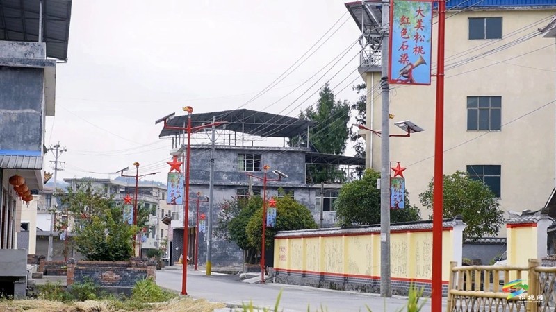 【武陵山區(qū)域媒體聯(lián)盟蹲點報道——紅色印跡·大美松桃】 松桃石梁：交通蝶變激發(fā)紅色引擎新動能