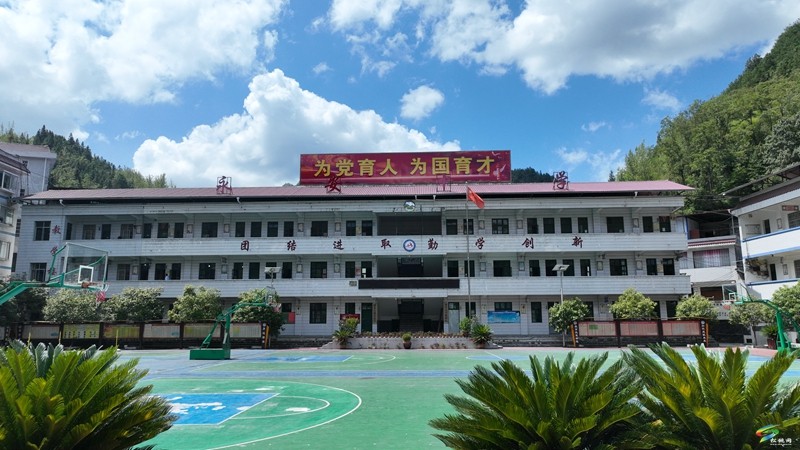 【武陵山區(qū)域媒體聯(lián)盟蹲點報道——紅色印跡·大美松桃】松桃永安：紅色沃土“育”莘莘學(xué)子