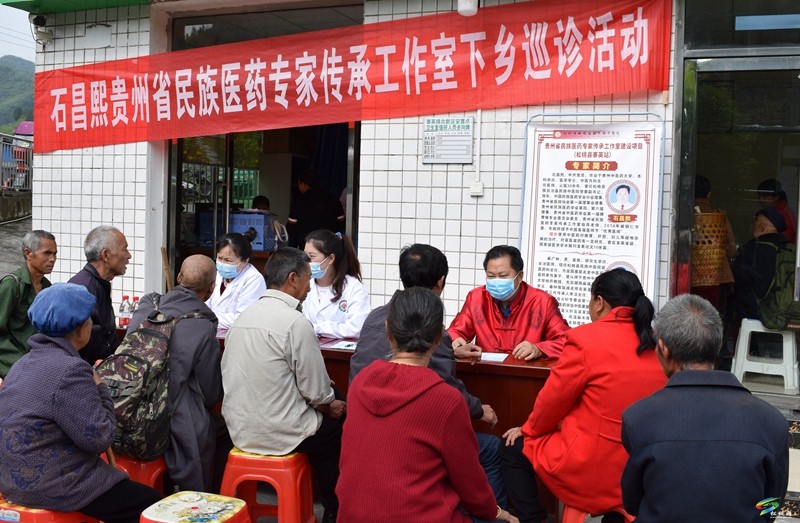 石昌熙:采摘希望 脈診心聲