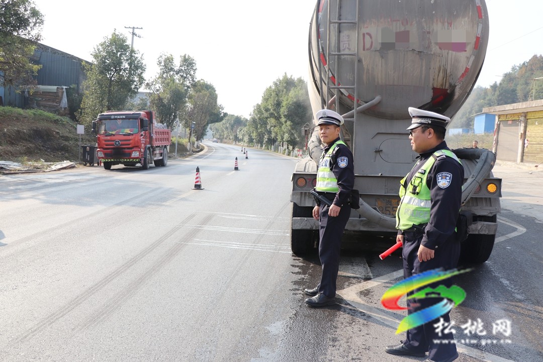 松桃公安交警持續(xù)開展道路交通違法專項(xiàng)整治行動