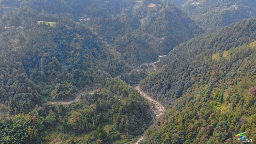 全力沖刺！松桃X6M2線三陽至分水嶺公路路面改造項目即將通車