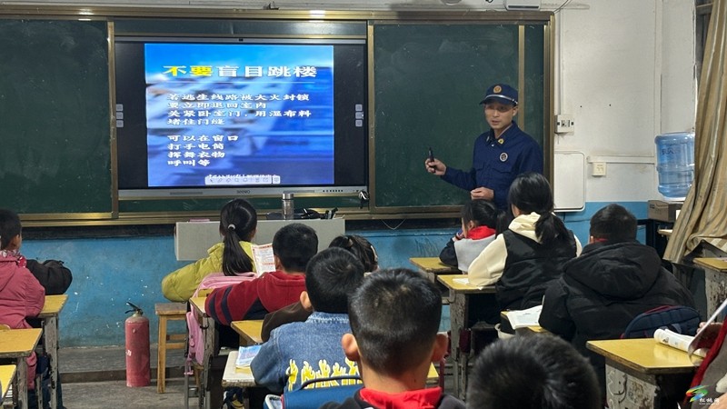貴州松桃：消防安全進(jìn)校園  童心筑牢安全線