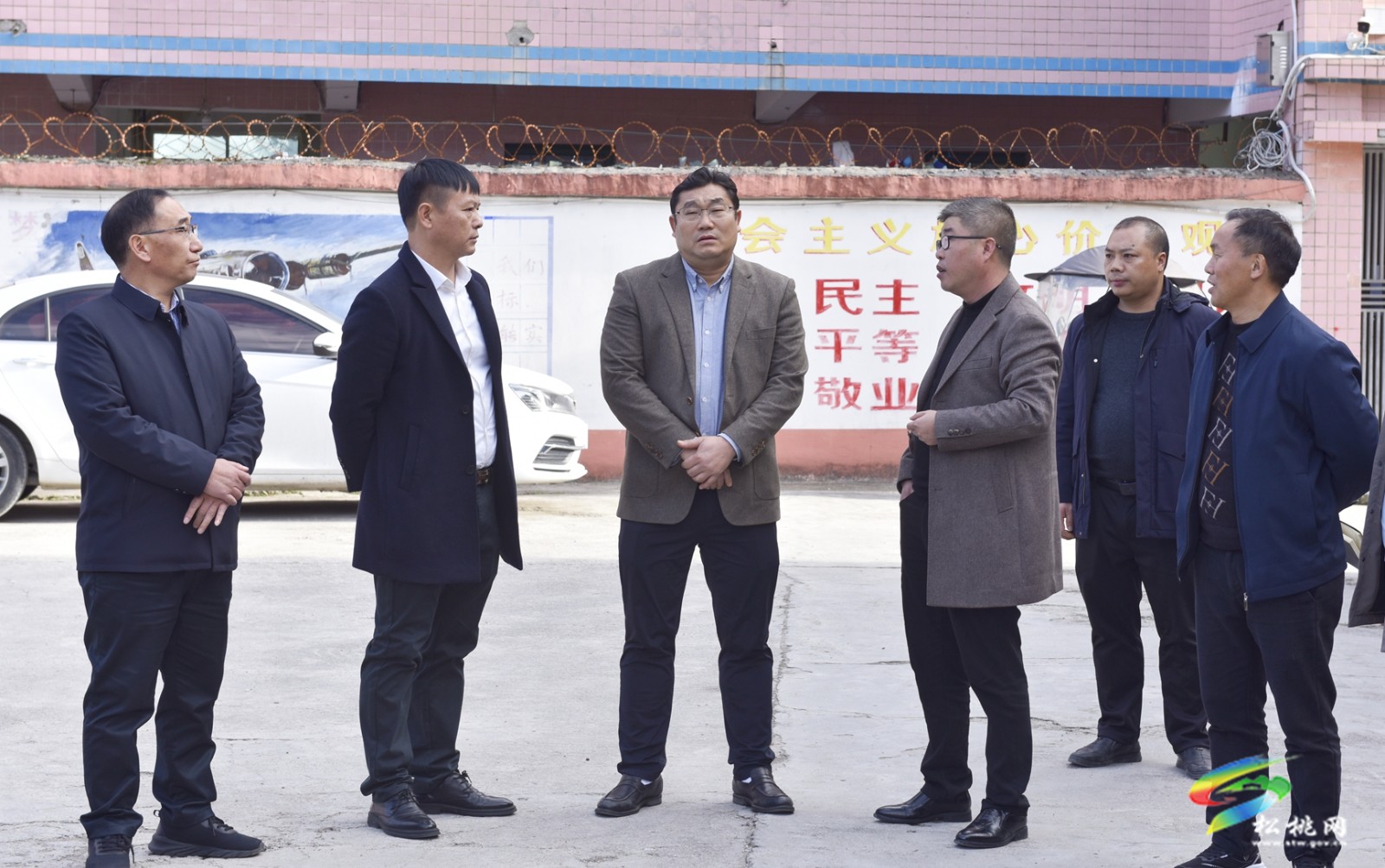 吳廷友到大興街道盤信鎮(zhèn)調(diào)研教育工作并講授思政課