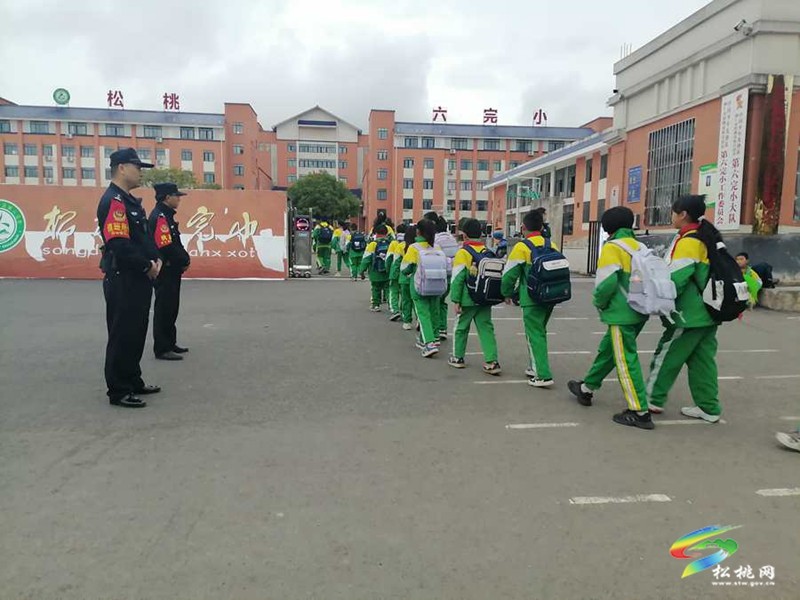 松桃公安：打好護(hù)?！敖M合拳” 筑牢校園“防護(hù)墻”