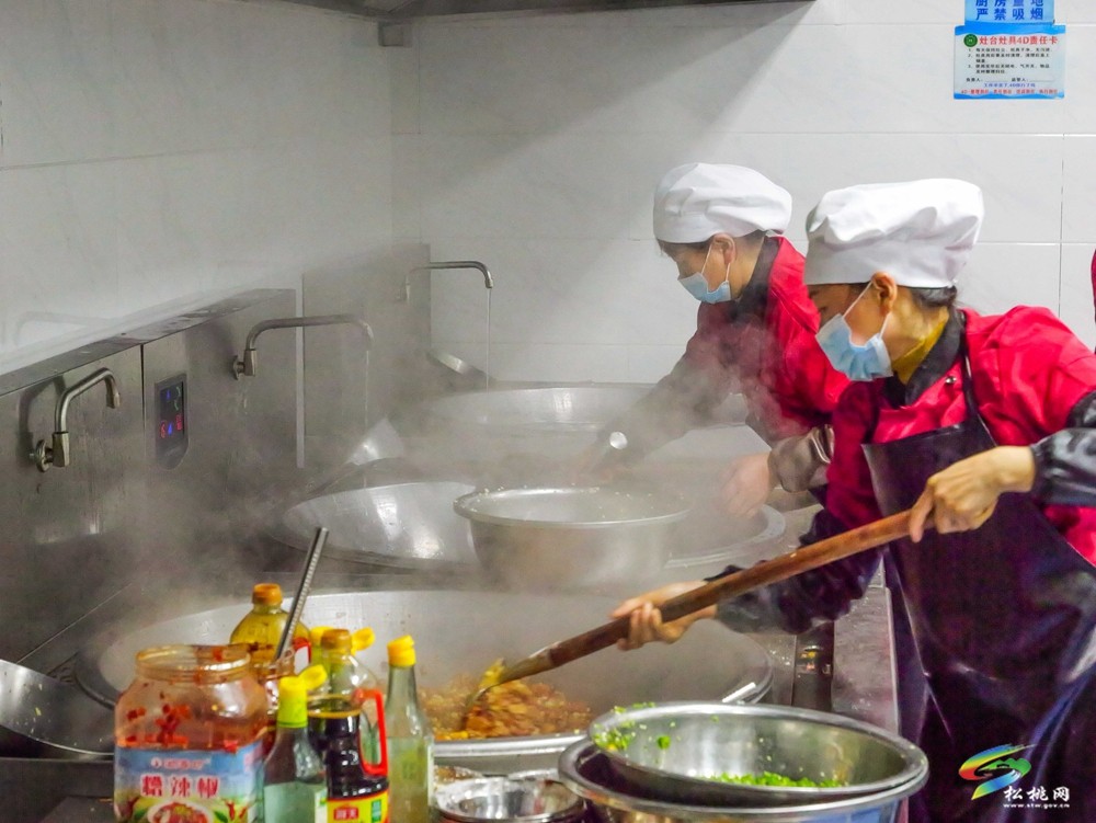 松桃：科學(xué)配置午餐  確保舌尖健康