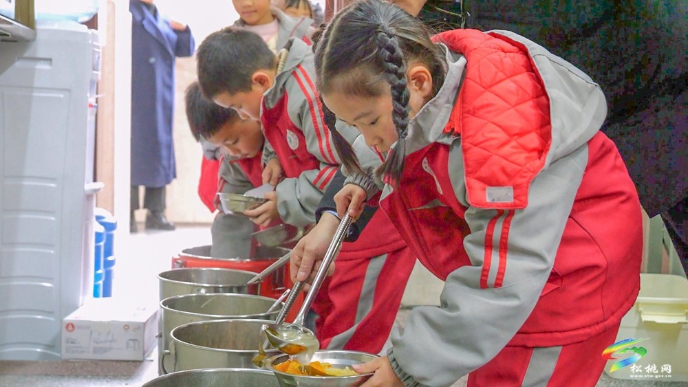 松桃：科學(xué)配置午餐  確保舌尖健康