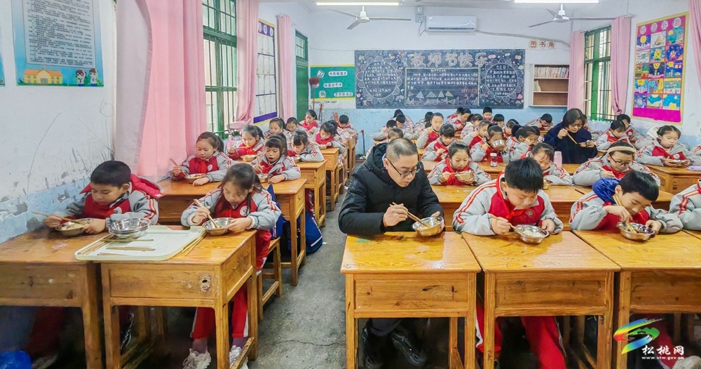 松桃：科學(xué)配置午餐  確保舌尖健康