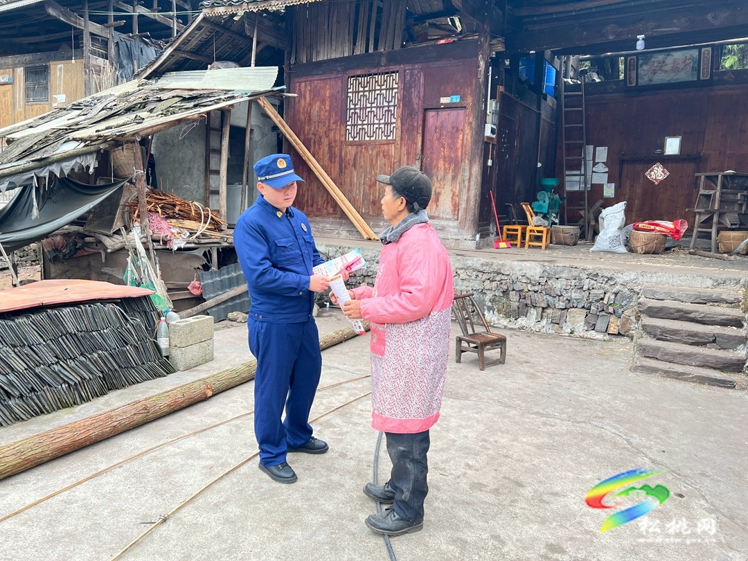 松桃消防走村入戶開(kāi)展冬季消防安全宣傳活動(dòng)