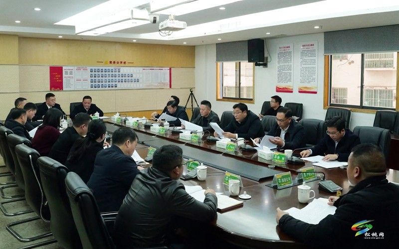陳琪吳廷友分別率隊(duì)走訪慰問財(cái)稅金融機(jī)構(gòu)并召開政銀企座談會(huì)
