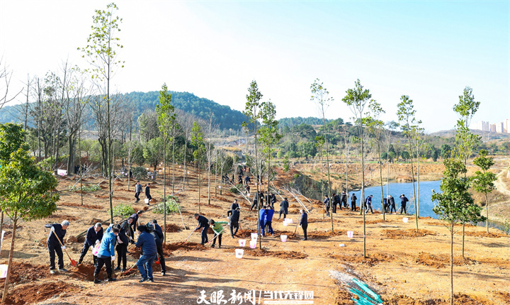《貴州日?qǐng)?bào)》刊登乾興平署名文章：振奮精神 不負(fù)春光 全力推進(jìn)貴州高質(zhì)量發(fā)展和現(xiàn)代化建設(shè)｜寫(xiě)在2024年全國(guó)兩會(huì)召開(kāi)之際