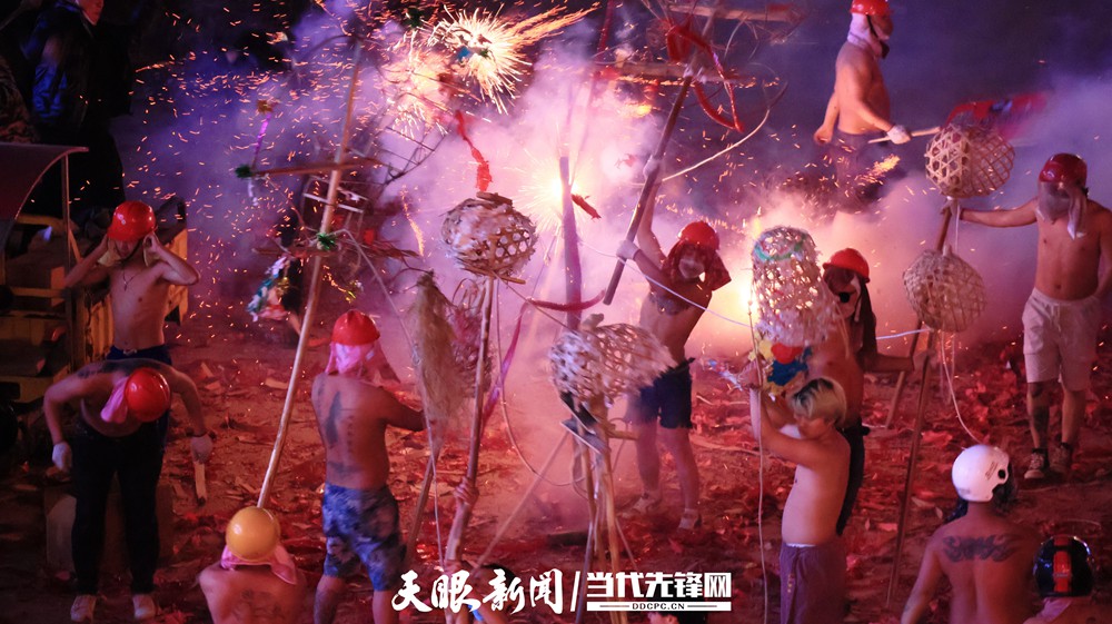 【兩會·民生新觀察】“黃小西吃晚飯” ！吃的是貴州文旅“長桌宴”