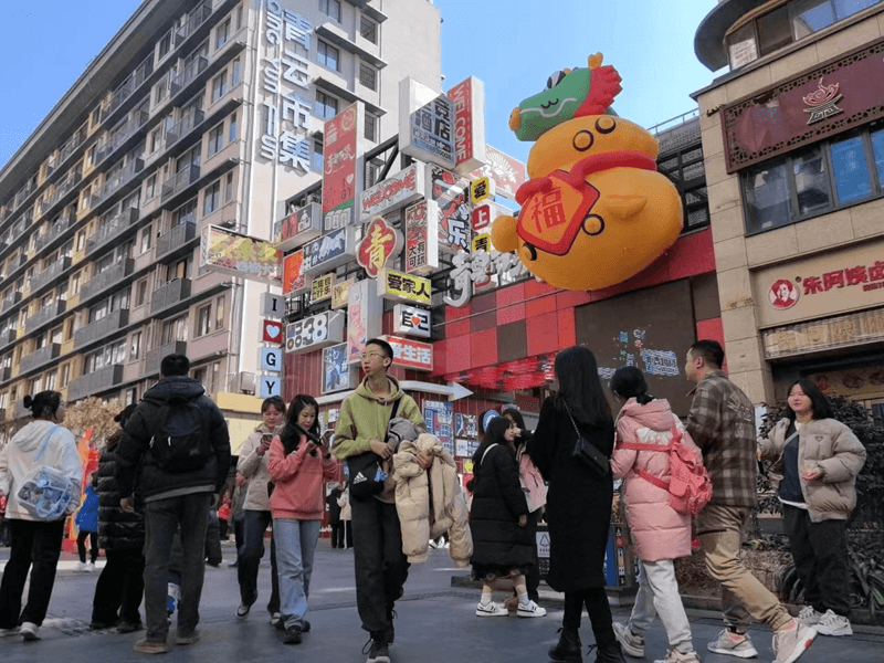 【兩會·民生新觀察】“黃小西吃晚飯” ！吃的是貴州文旅“長桌宴”