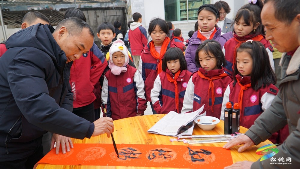 團(tuán)縣委開(kāi)展服務(wù)外出返鄉(xiāng)青年迎新春聯(lián)誼活動(dòng)