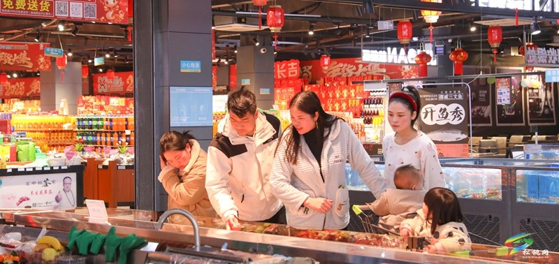 迎新春 辦年貨┃希望精致生活超市“年味兒”十足