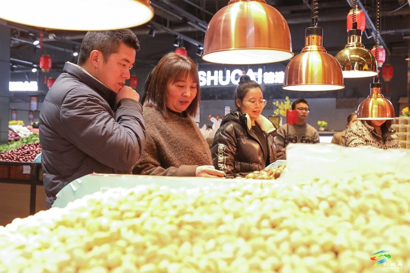迎新春 辦年貨┃希望精致生活超市“年味兒”十足