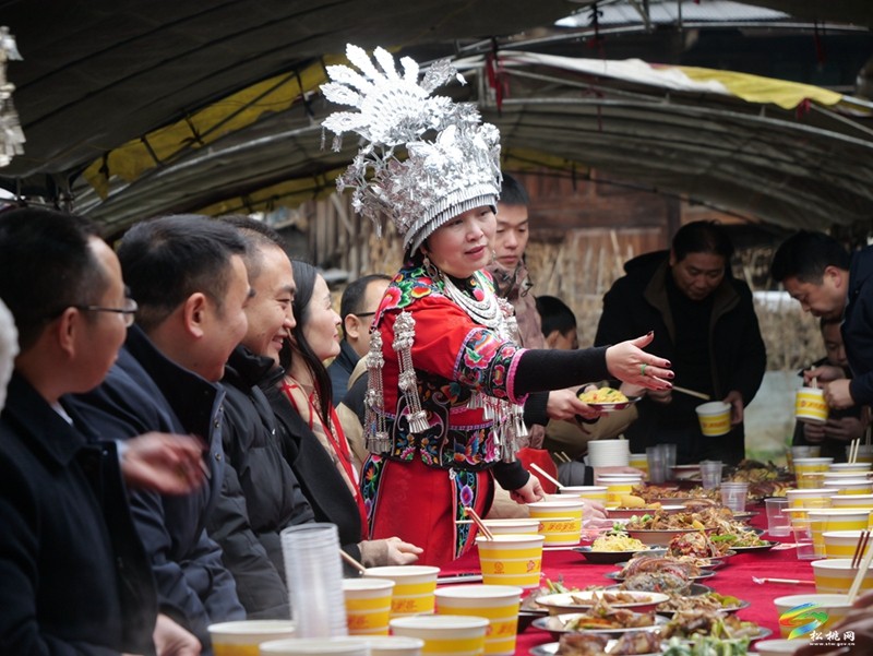 深圳市銅仁商會(huì)到松桃開(kāi)展新春活動(dòng)