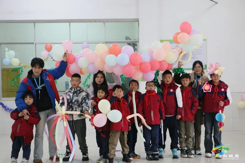 松桃大學(xué)生支教團：十三天點亮山區(qū)兒童求知夢想