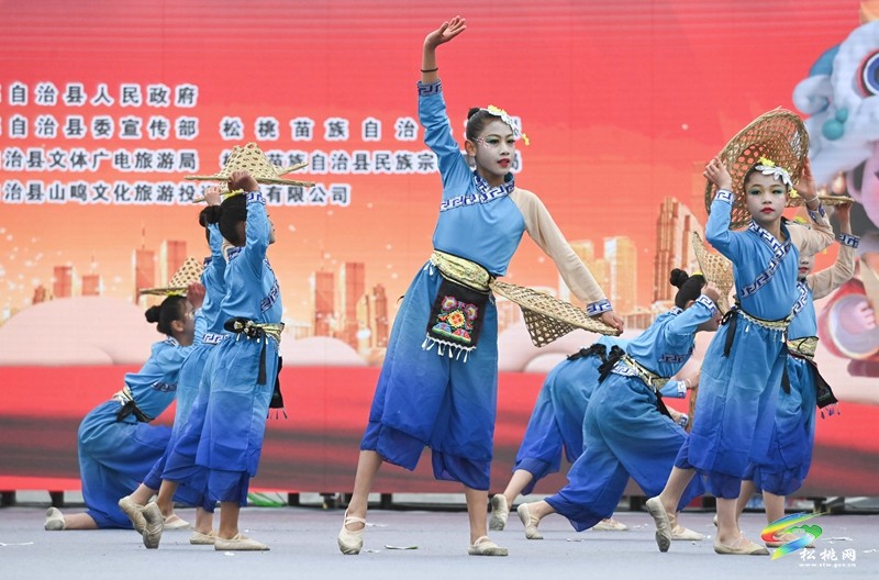 松桃：新春七天樂(lè)之“苗鄉(xiāng)舞步”民族民間舞蹈大賽  點(diǎn)燃春節(jié)歡樂(lè)氛圍
