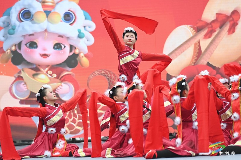 松桃：新春七天樂(lè)之“苗鄉(xiāng)舞步”民族民間舞蹈大賽  點(diǎn)燃春節(jié)歡樂(lè)氛圍