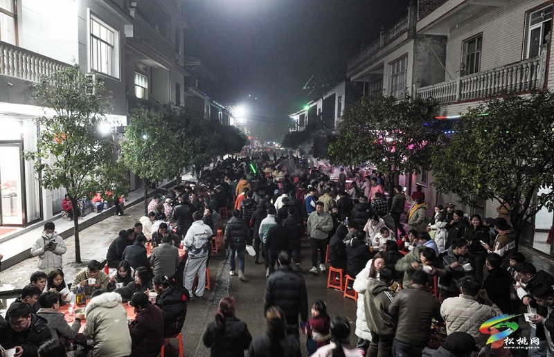 【新春走基層】沙壩河鄉(xiāng):炸龍鬧新春 盛宴慶豐年