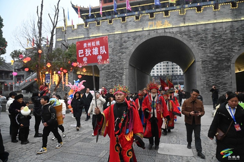 【網(wǎng)絡(luò)中國(guó)節(jié)·元宵】松桃：巡游猜謎賞歌舞 歡樂(lè)幸福鬧元宵