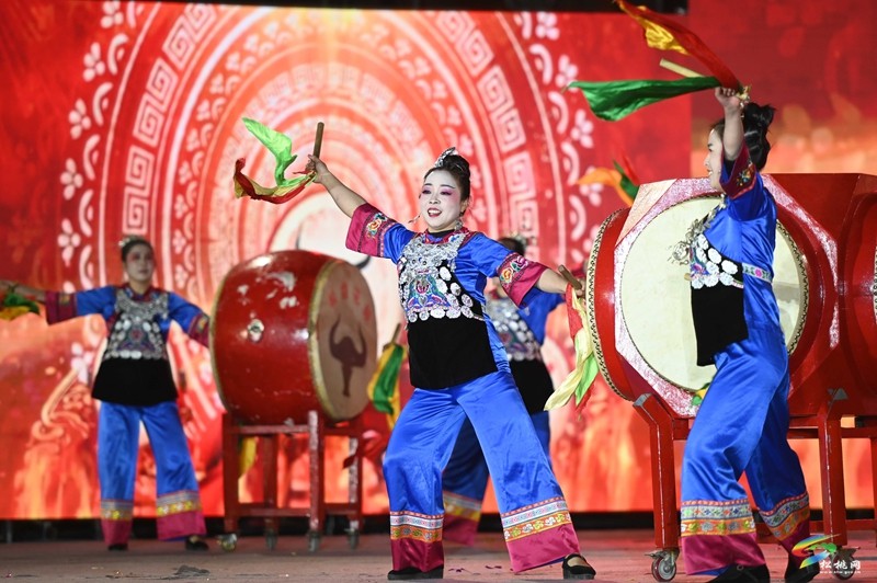 【網(wǎng)絡(luò)中國(guó)節(jié)·元宵】松桃：巡游猜謎賞歌舞 歡樂(lè)幸福鬧元宵