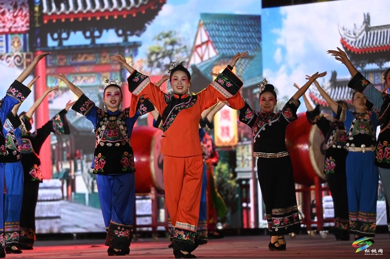 【網(wǎng)絡(luò)中國(guó)節(jié)·元宵】松桃：巡游猜謎賞歌舞 歡樂(lè)幸福鬧元宵