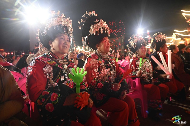 【網(wǎng)絡(luò)中國(guó)節(jié)·元宵】松桃：巡游猜謎賞歌舞 歡樂(lè)幸福鬧元宵